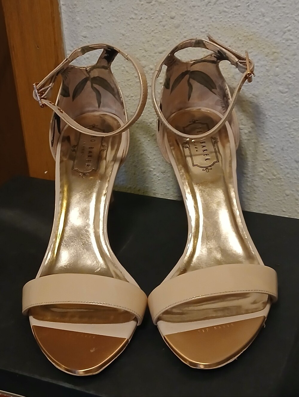 ​Ted Baker London Nude Patent Sandals Gold Hardware Size 40.5/ Approx 10.5 (US)